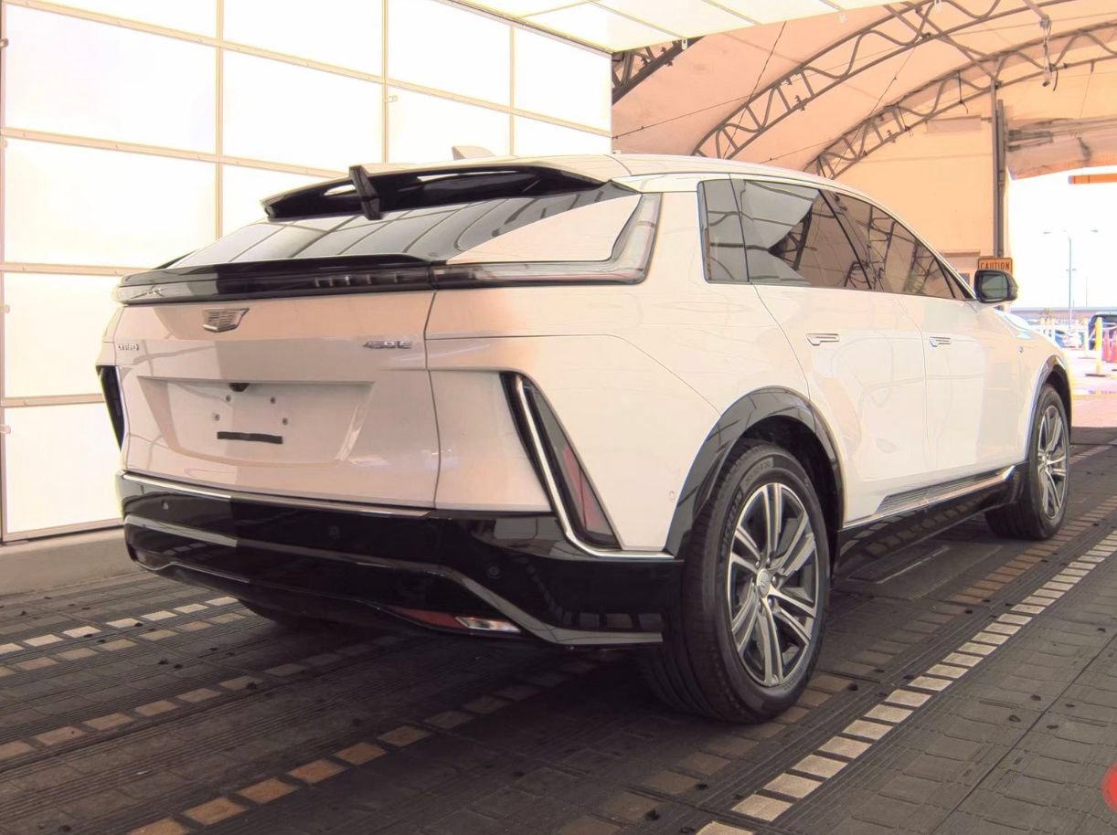 cadillac lyriq 2024 1GYKPPRK8RZ115630 image cadillac lyriq 2024 1GYKPPRK8RZ115630 image
