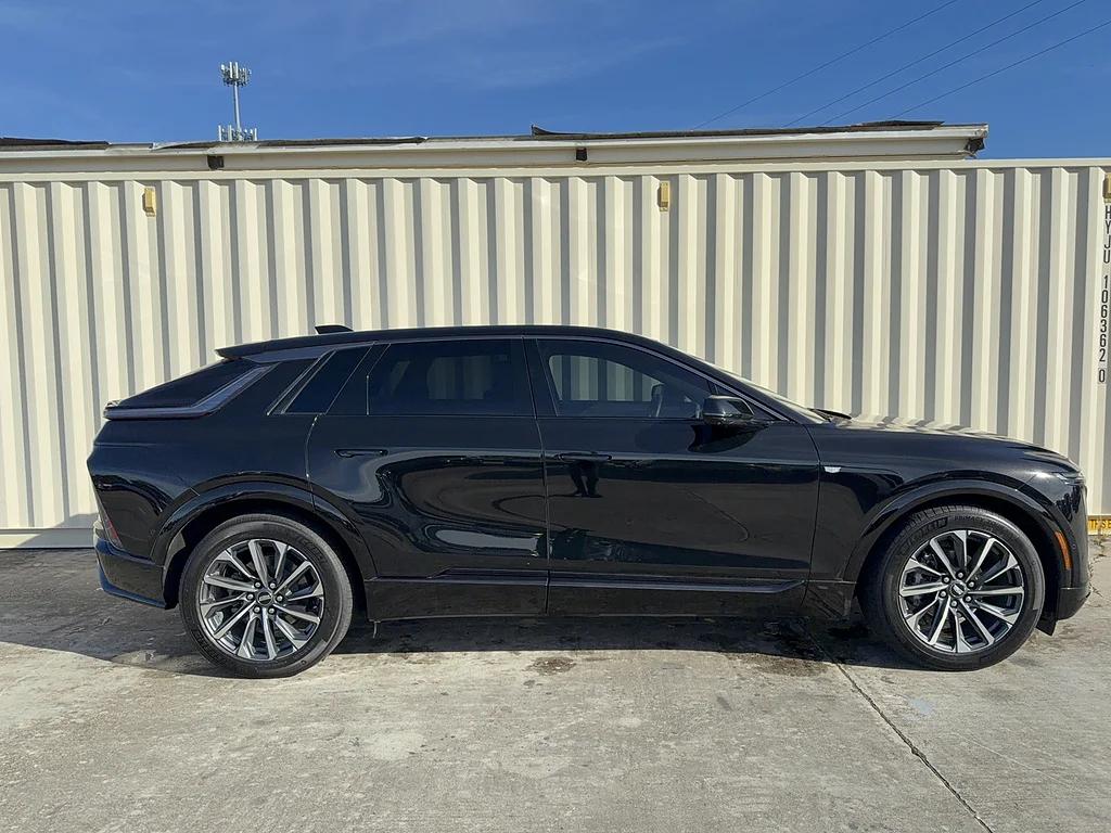 cadillac lyriq 2024 1GYKPTRK2RZ120184 image cadillac lyriq 2024 1GYKPTRK2RZ120184 image