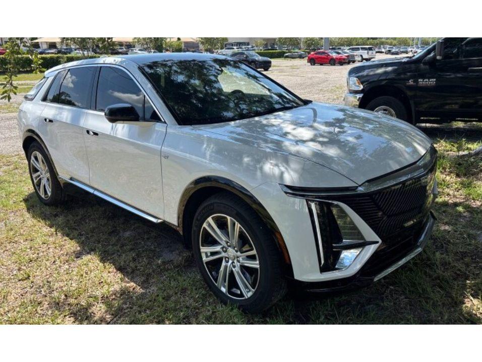 cadillac lyriq 2024 1GYKPMRL0RZ136432 image cadillac lyriq 2024 1GYKPMRL0RZ136432 image