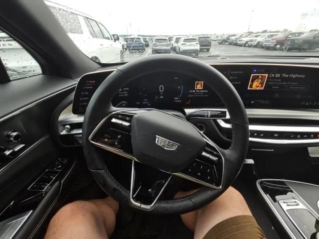 cadillac lyriq 2025 1GYKPURL7SZ311068 image cadillac lyriq 2025 1GYKPURL7SZ311068 image