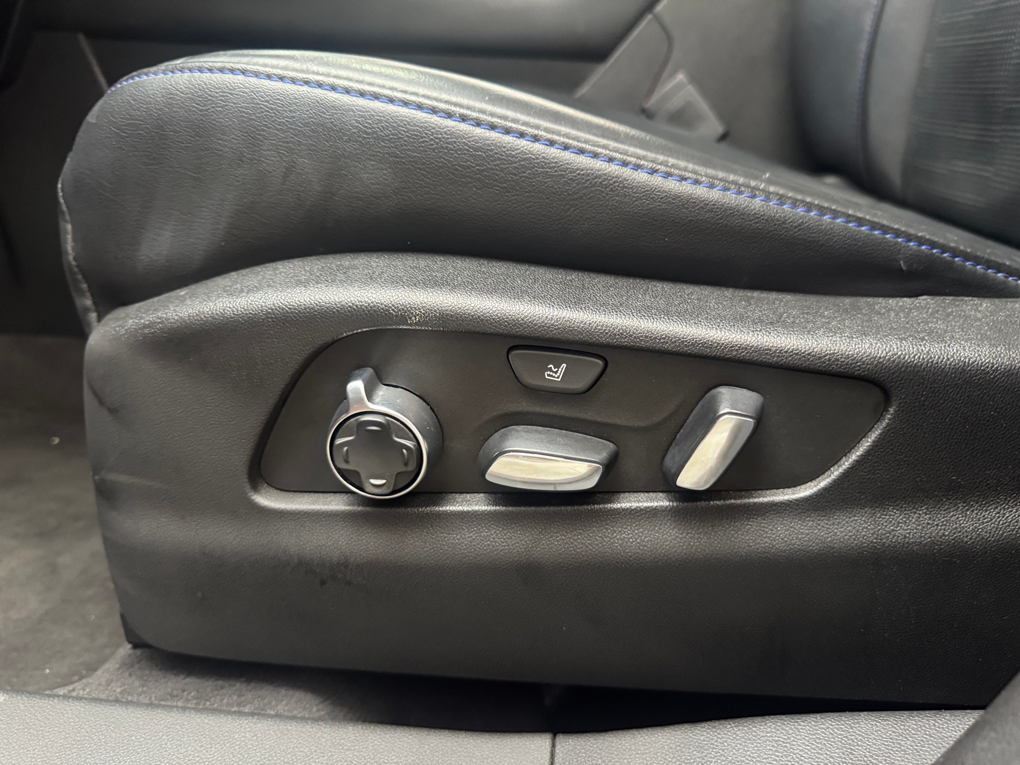 cadillac xt4 2024 1GYFZER40RF114717 image cadillac xt4 2024 1GYFZER40RF114717 image