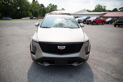 cadillac xt4 2024 1GYFZFR45RF155639 image cadillac xt4 2024 1GYFZFR45RF155639 image