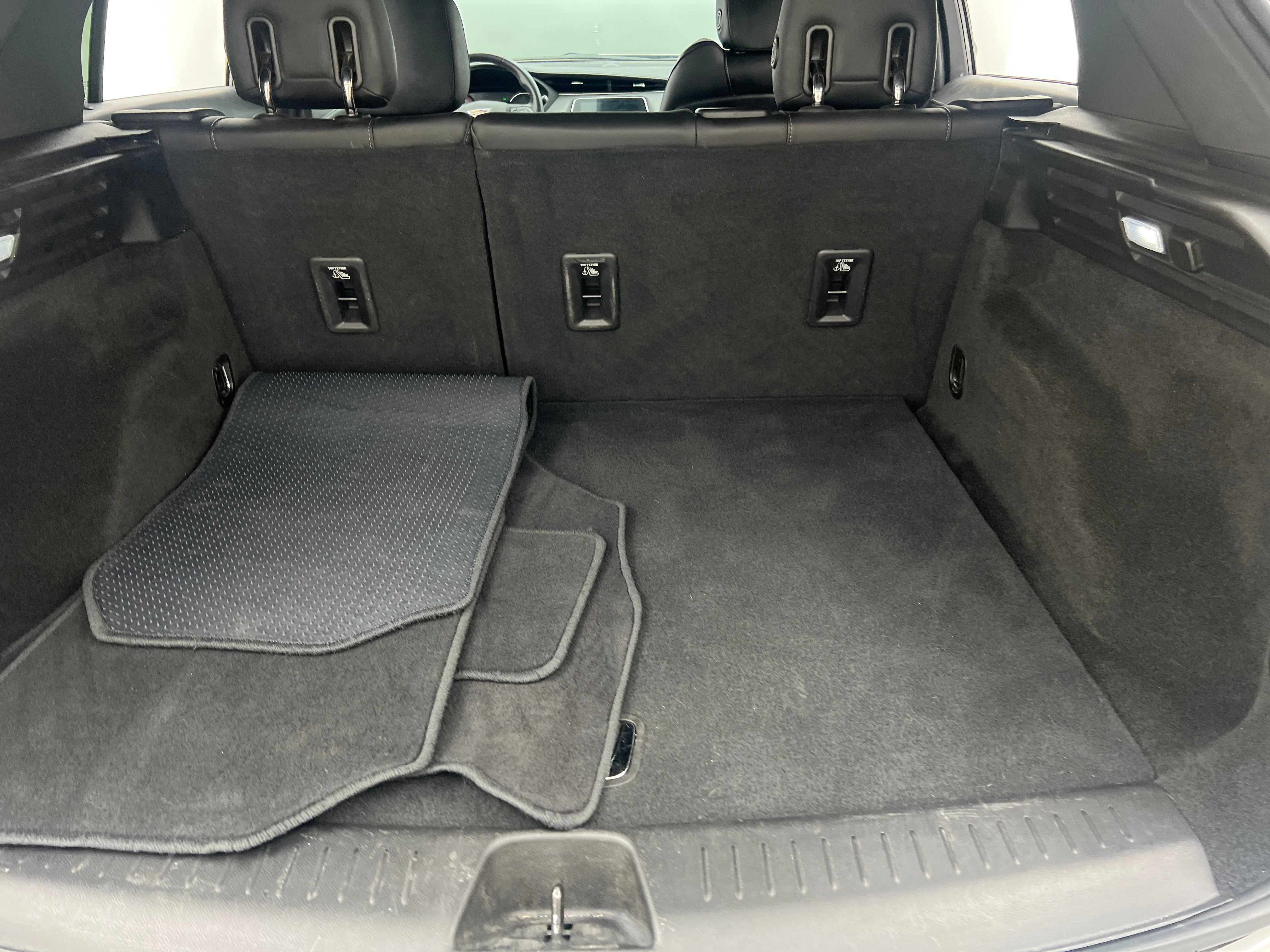 cadillac xt4 2022 1GYAZAR45NF135950 image cadillac xt4 2022 1GYAZAR45NF135950 image