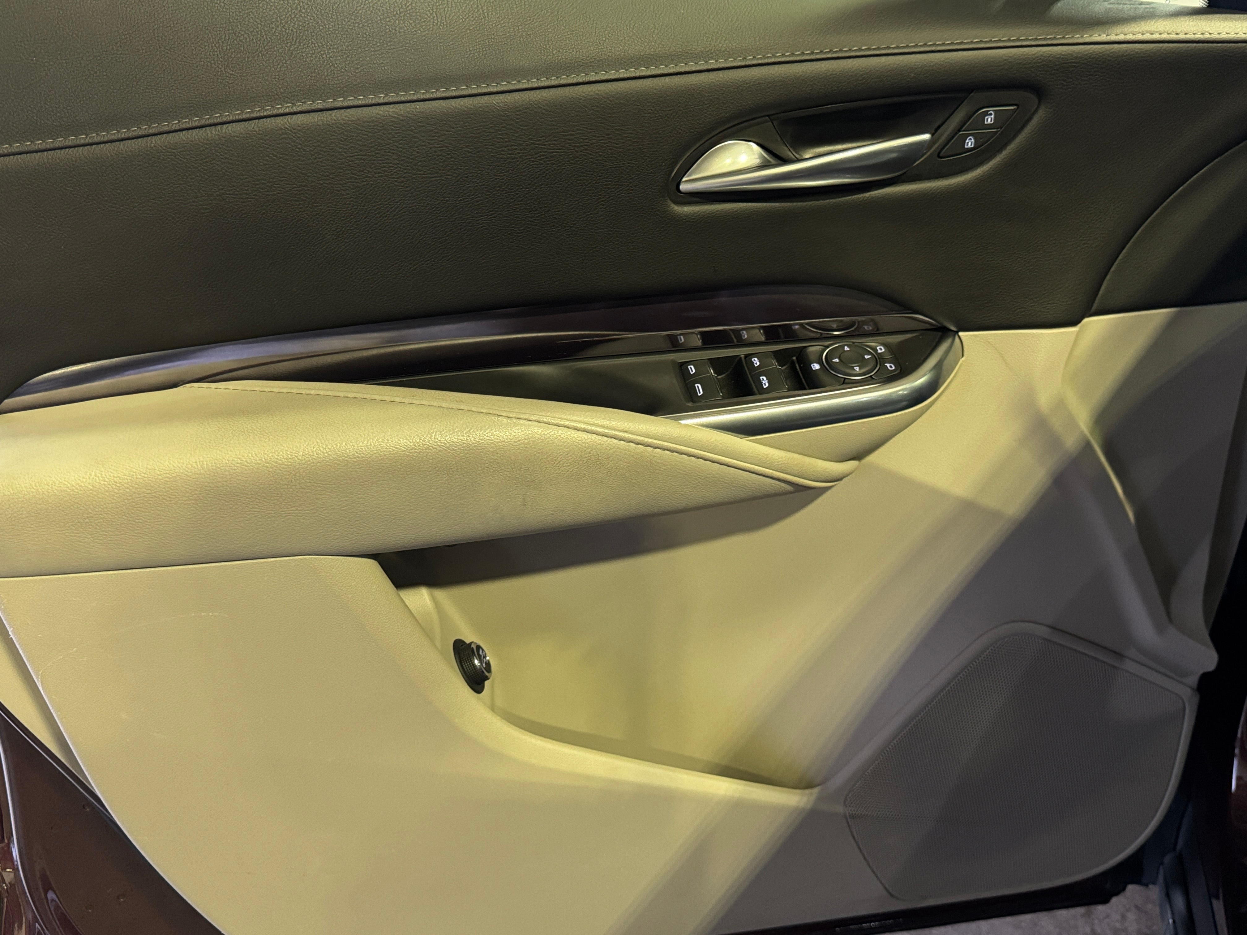 cadillac xt4 2022 1GYFZBR41NF128828 image cadillac xt4 2022 1GYFZBR41NF128828 image