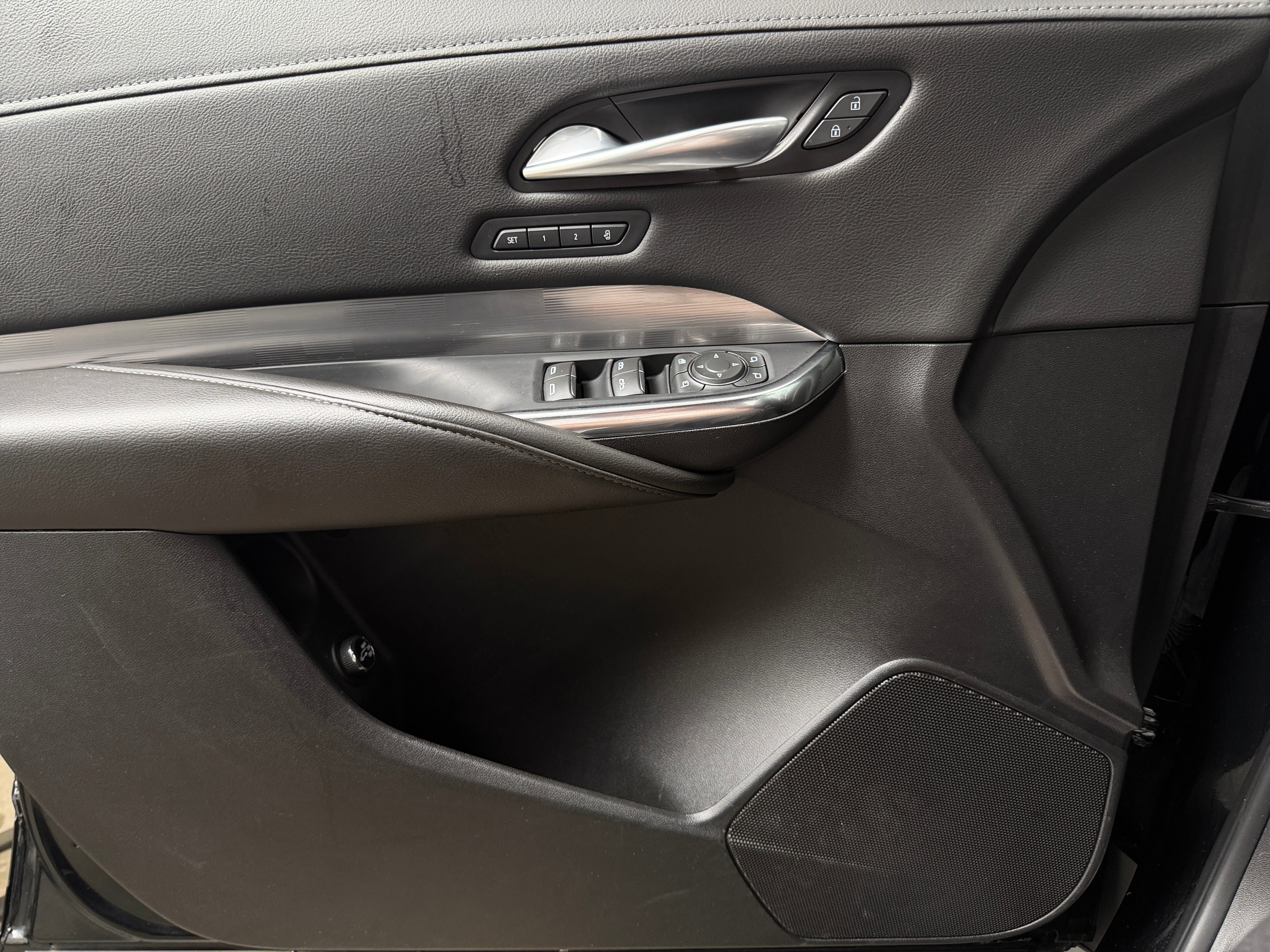 cadillac xt4 2025 1GYFZDR41SF150657 image cadillac xt4 2025 1GYFZDR41SF150657 image