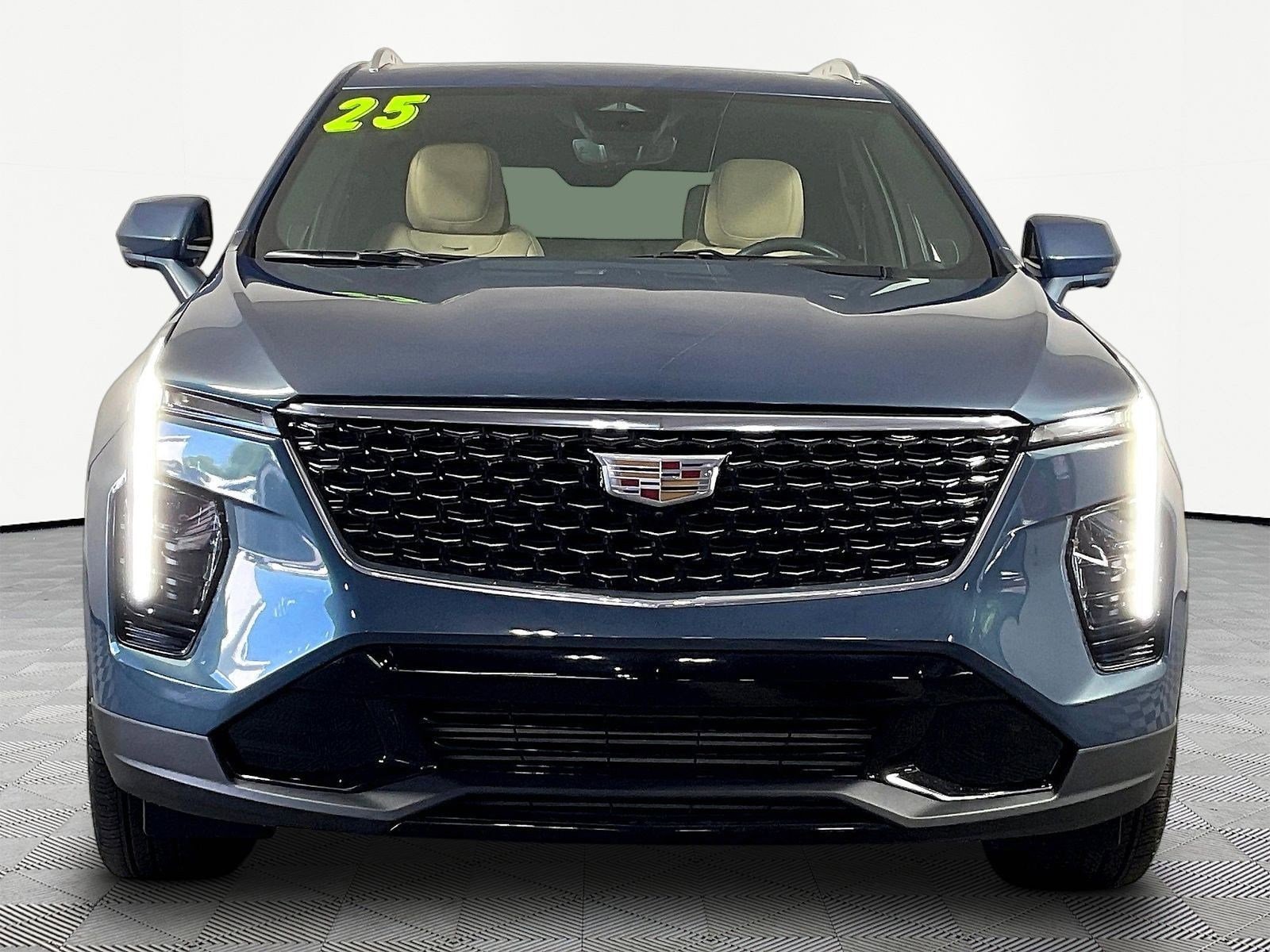 cadillac xt4 2025 1GYFZDR44SF135781 image cadillac xt4 2025 1GYFZDR44SF135781 image
