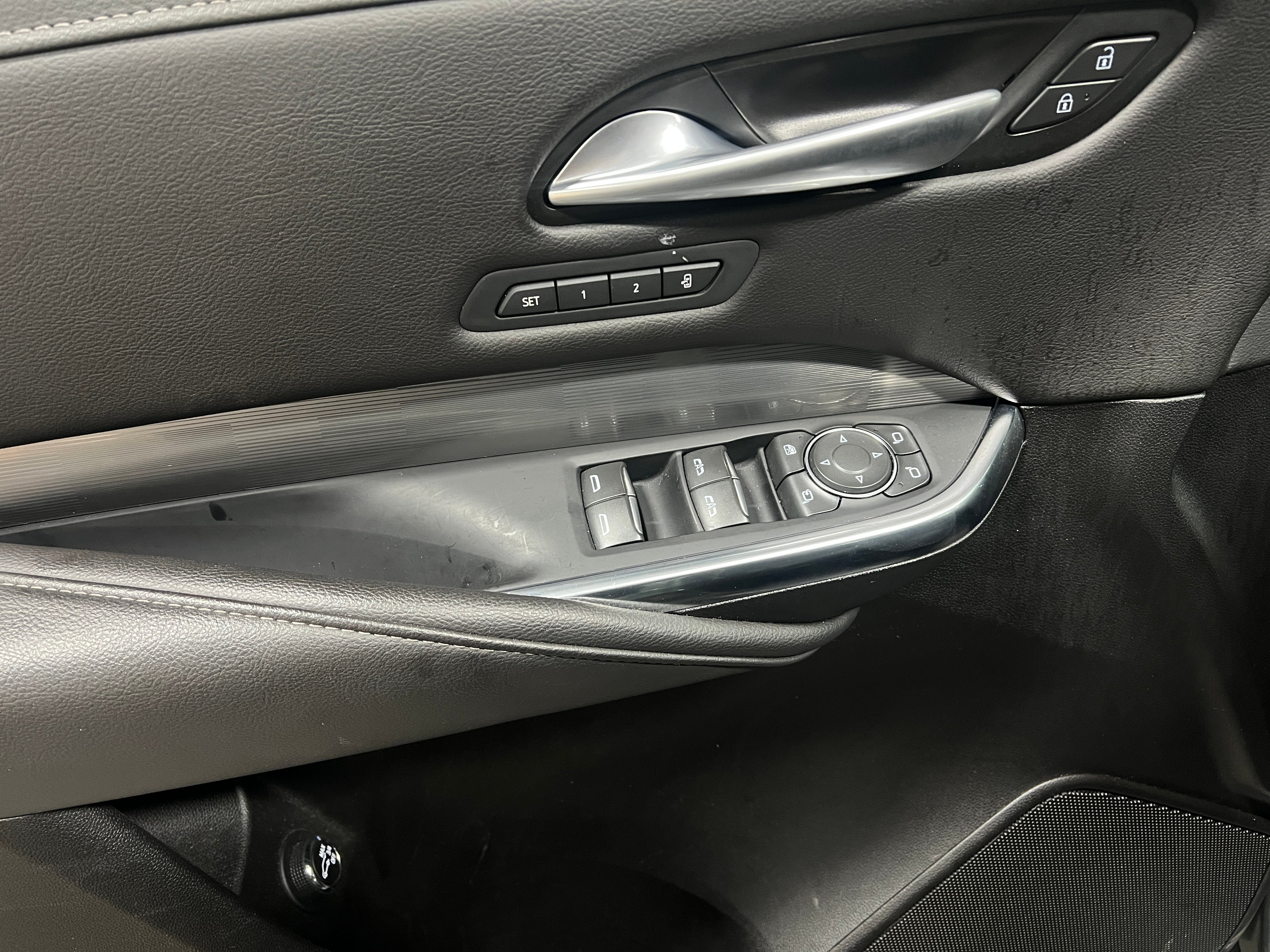 cadillac xt4 2025 1GYFZDR44SF160048 image cadillac xt4 2025 1GYFZDR44SF160048 image