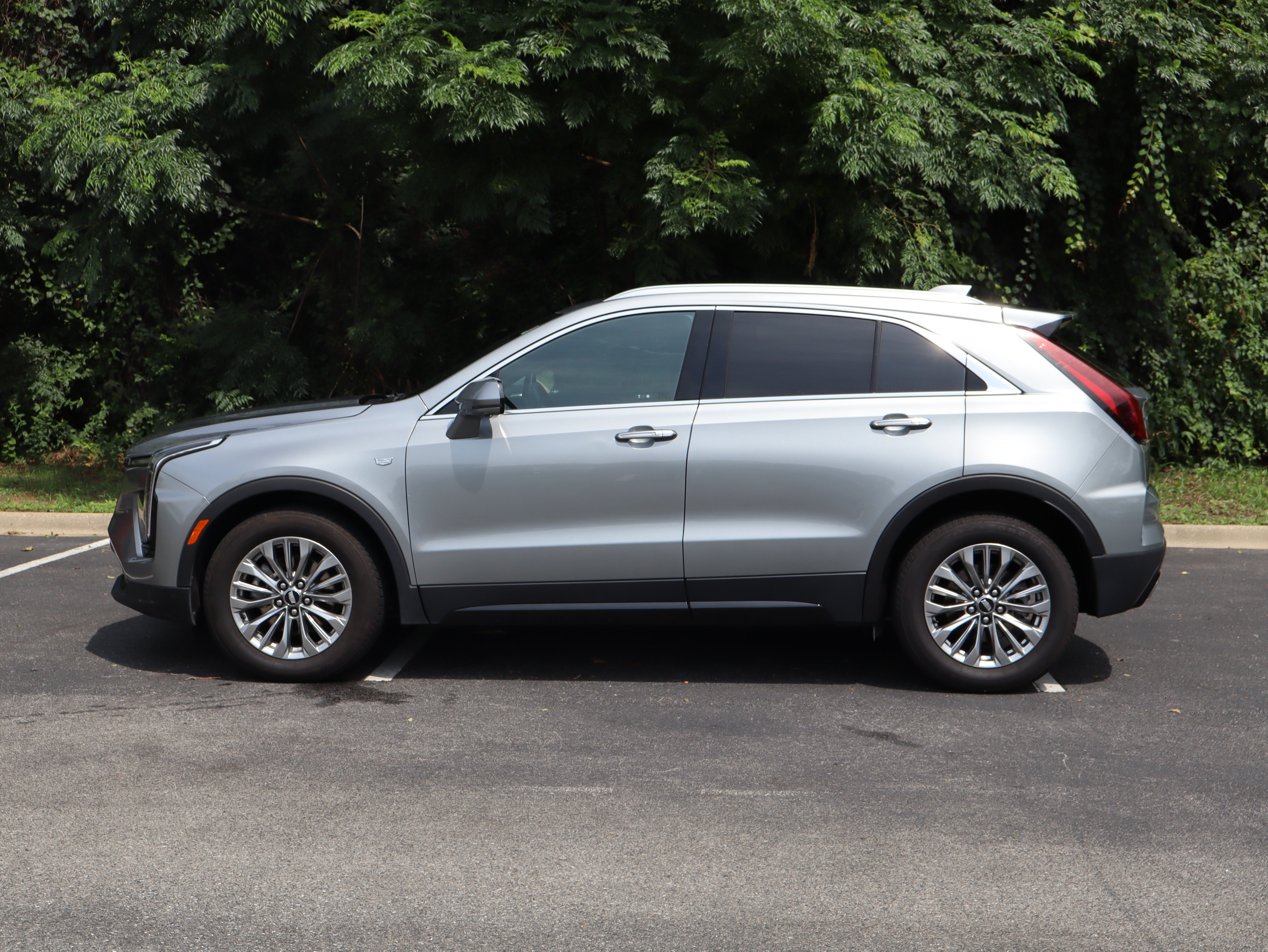 cadillac xt4 2025 1GYFZCR45SF133340 image cadillac xt4 2025 1GYFZCR45SF133340 image