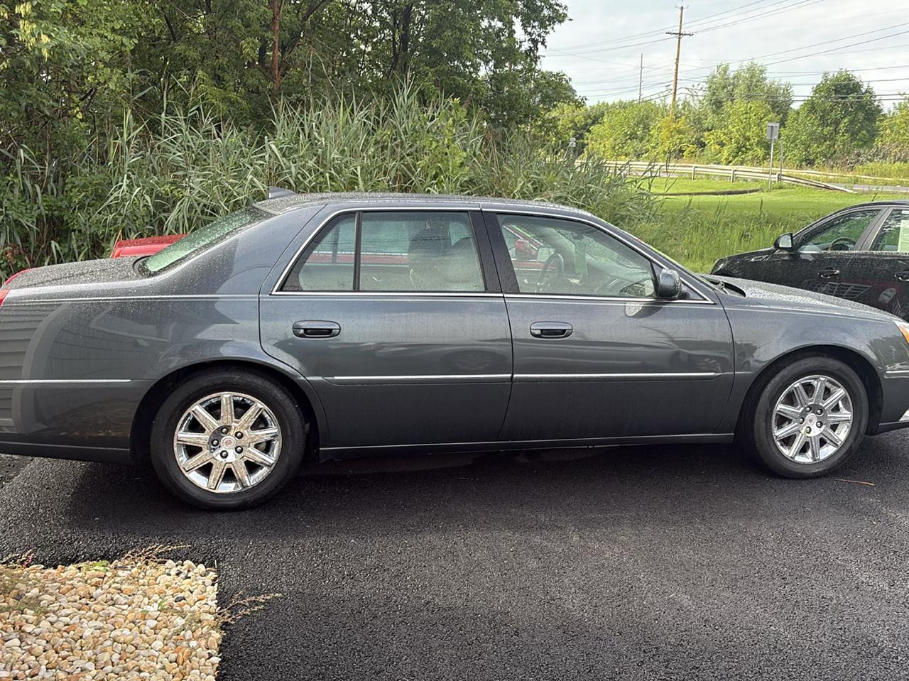 cadillac dts 2011 1G6KH5E69BU102343 image cadillac dts 2011 1G6KH5E69BU102343 image