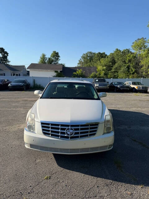 cadillac dts 2011 1G6KD5E69BU125729 image cadillac dts 2011 1G6KD5E69BU125729 image