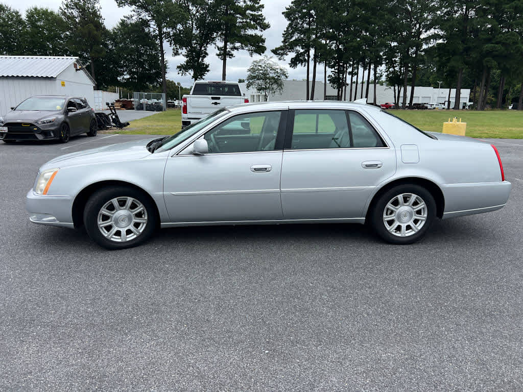 cadillac dts 2010 1G6KA5EY7AU122403 image cadillac dts 2010 1G6KA5EY7AU122403 image