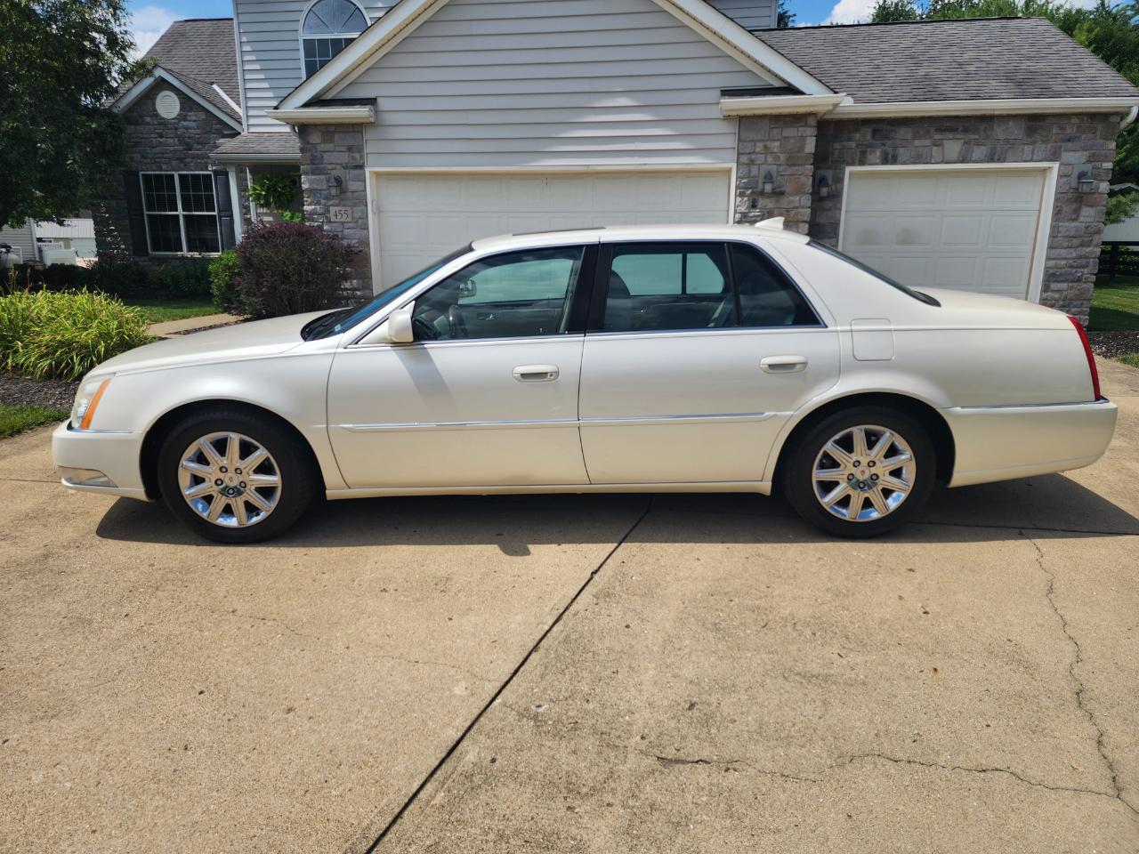 cadillac dts 2010 1G6KH5EY6AU133551 image cadillac dts 2010 1G6KH5EY6AU133551 image