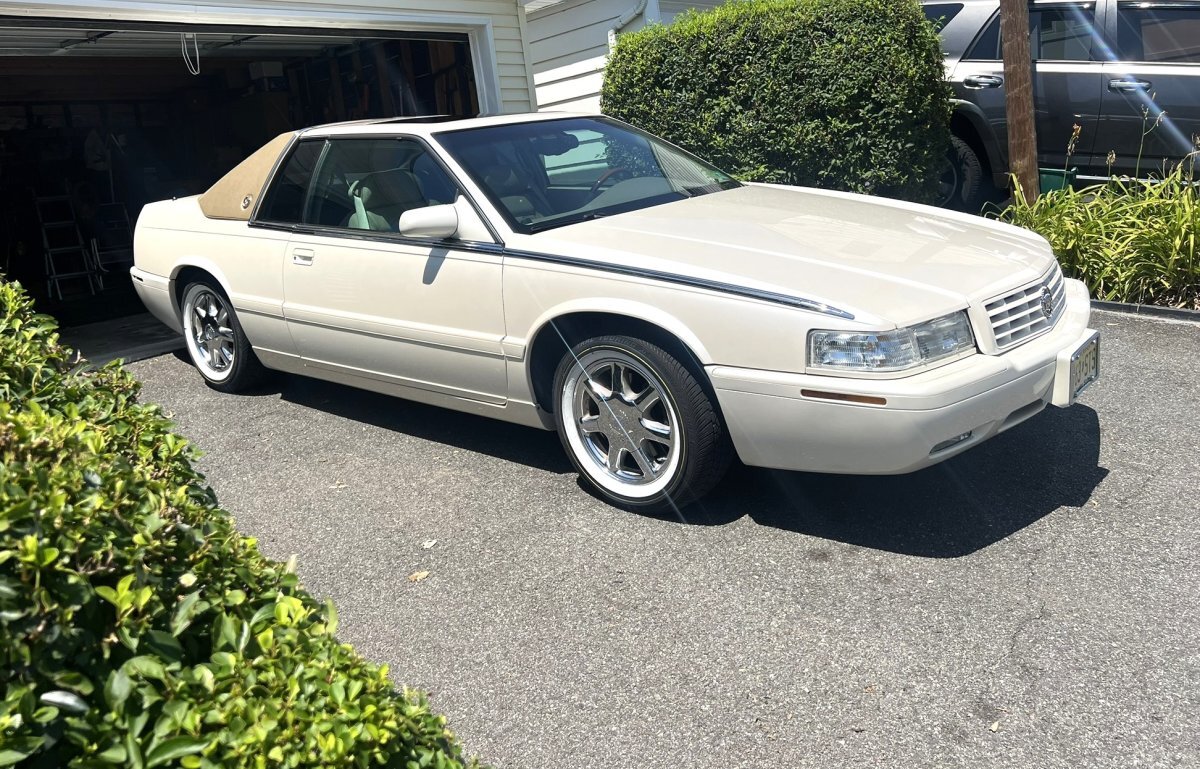cadillac eldorado 2002 1G6ET12952B103438 image cadillac eldorado 2002 1G6ET12952B103438 image