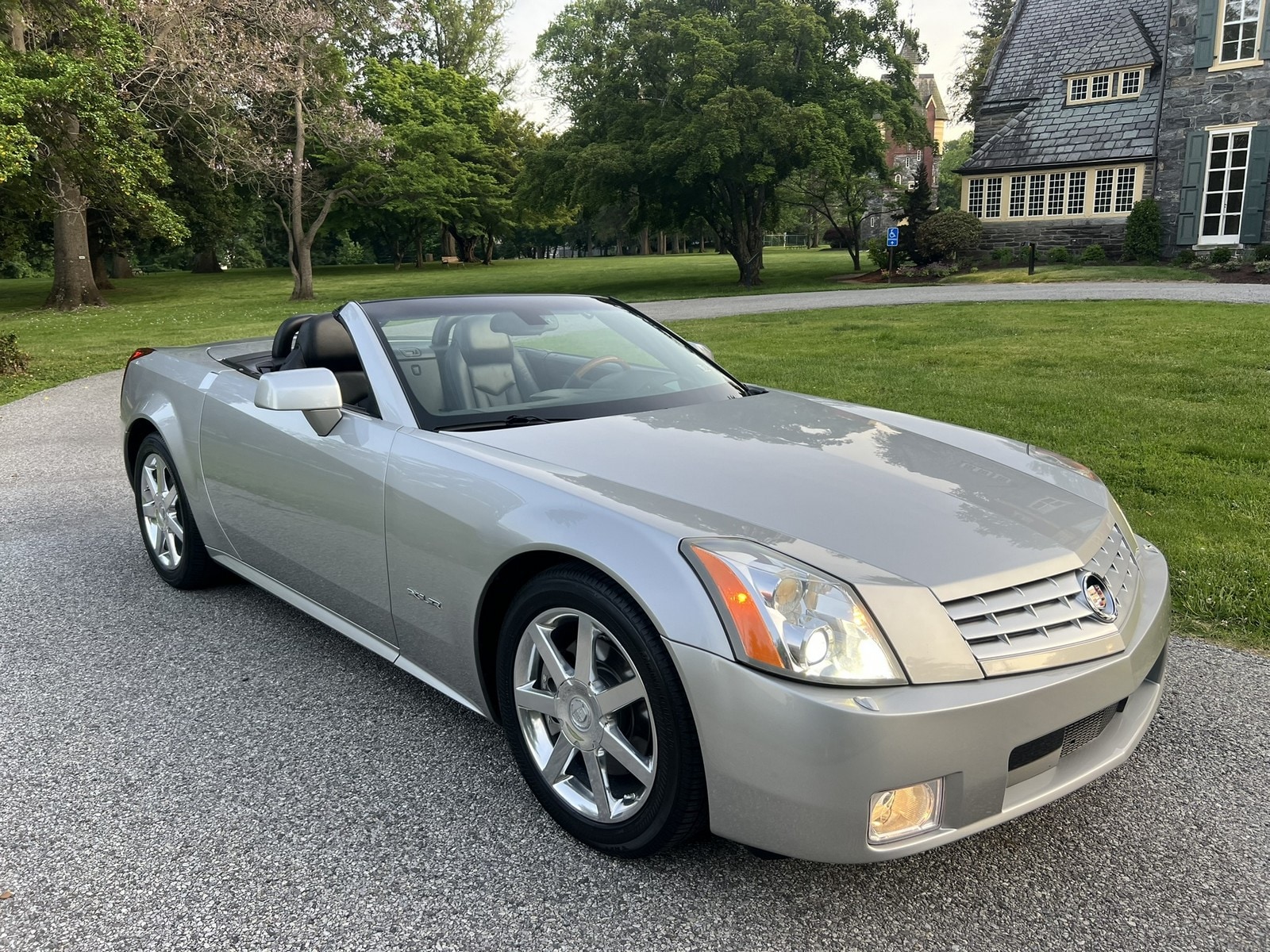 cadillac xlr 2004 1G6YV34A345600872 image cadillac xlr 2004 1G6YV34A345600872 image