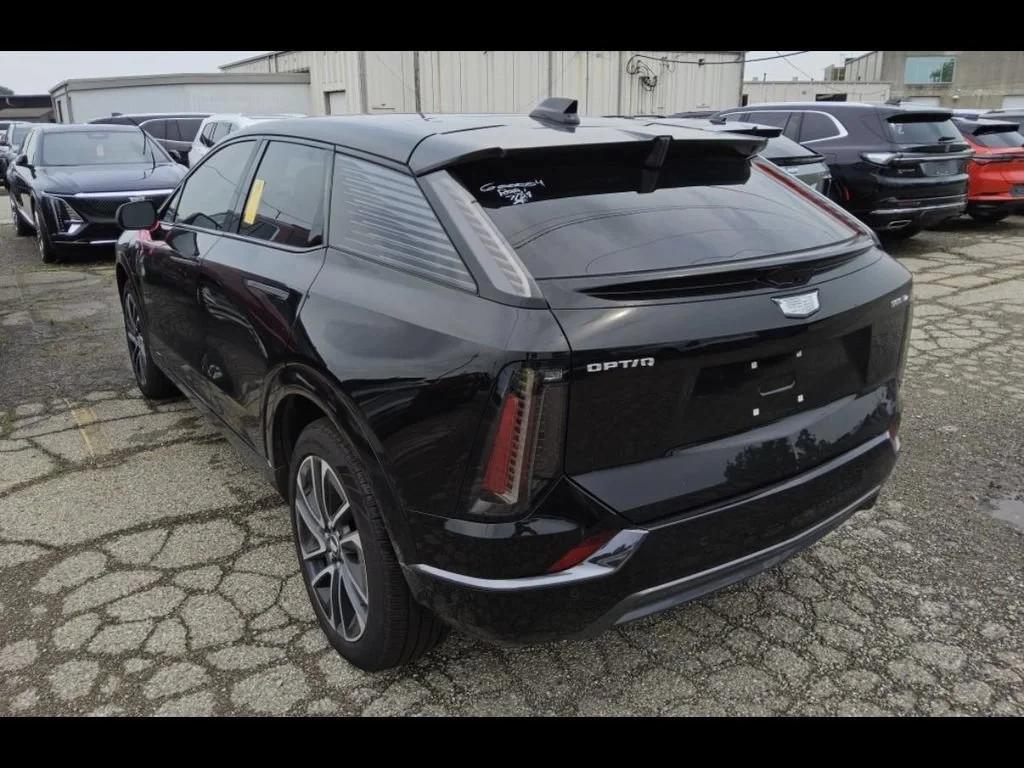 cadillac optiq 2025 3GYK3EMR4SS255262 image cadillac optiq 2025 3GYK3EMR4SS255262 image